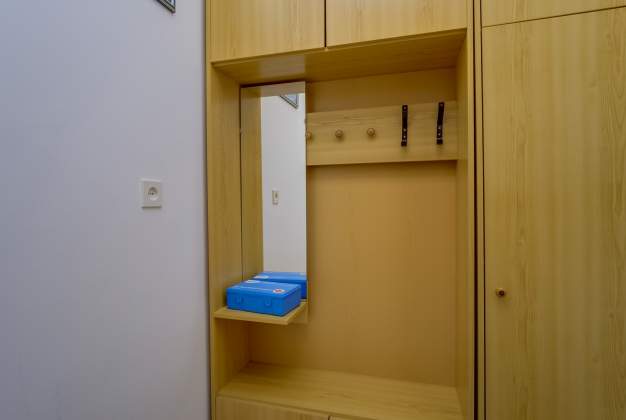 Apartment Abba 1 comfortable vacation near the beach for 2-3 people, Mali Lošinj