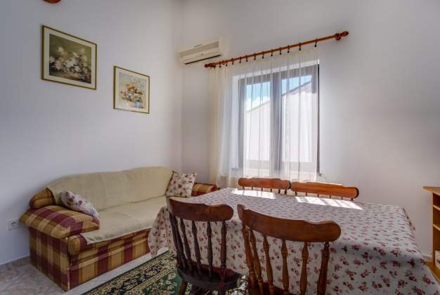 Apartment Abba 1 comfortable vacation near the beach for 2-3 people, Mali Lošinj