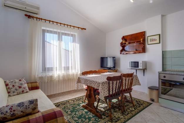 Apartment Abba 1 comfortable vacation near the beach for 2-3 people, Mali Lošinj