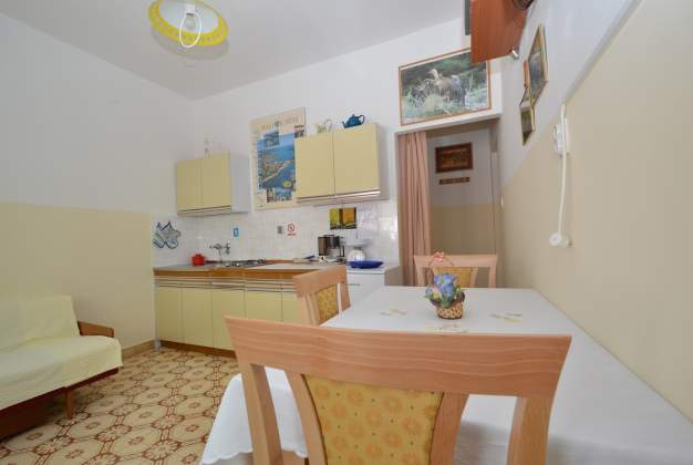 Apartment Kadin, near the center and the sea for 2 people, Mali Lošinj