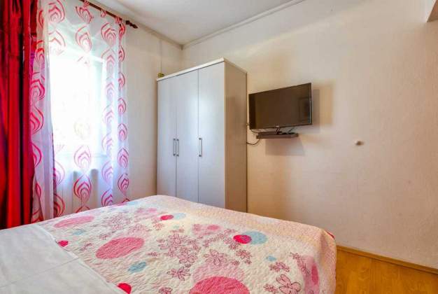 Apartma Karolina 3 – Blizu morja, terasa, primeren za družine, Mali Lošinj