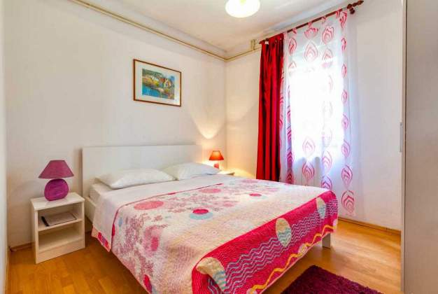 Apartma Karolina 3 – Blizu morja, terasa, primeren za družine, Mali Lošinj