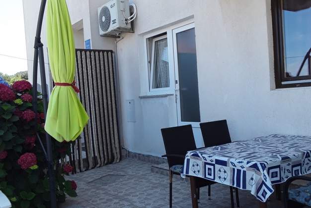 Apartma Karolina 3 – Blizu morja, terasa, primeren za družine, Mali Lošinj
