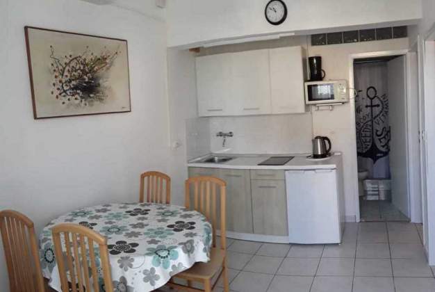 Apartma Karolina 3 – Blizu morja, terasa, primeren za družine, Mali Lošinj