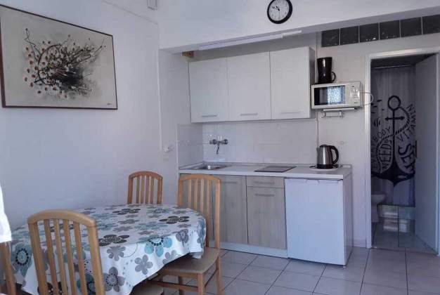 Apartma Karolina 3 – Blizu morja, terasa, primeren za družine, Mali Lošinj