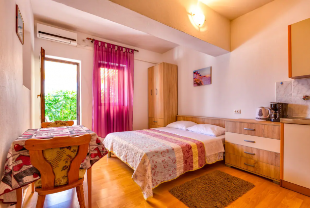 Apartment Karolina 4 - Studio for 2 people, near the beach, Mali Lošinj – 2