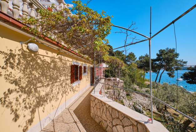 Apartment Katarina 1 for two people, near the sea in Poljana, Mali Lošinj