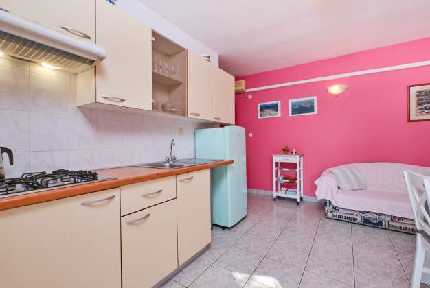 Apartment Katarina 1 for two people, near the sea in Poljana, Mali Lošinj