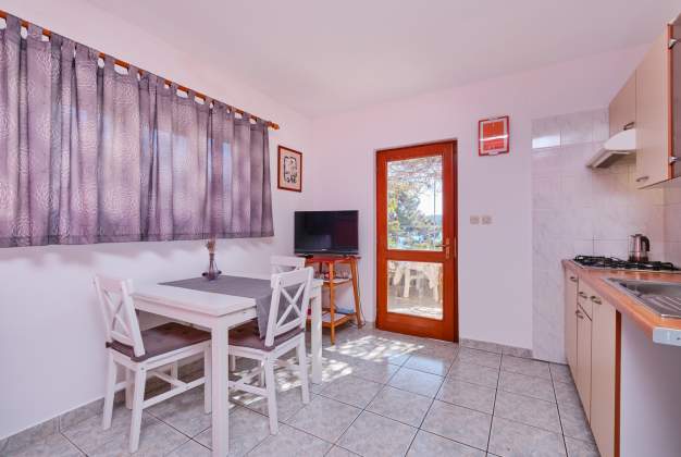 Apartment Katarina 1 for two people, near the sea in Poljana, Mali Lošinj