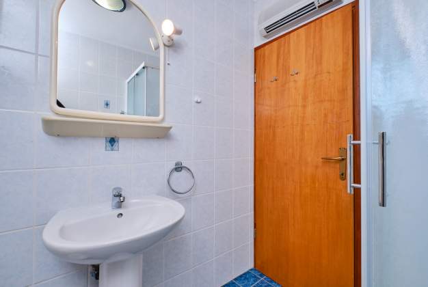 Apartment Katarina 1 for two people, near the sea in Poljana, Mali Lošinj