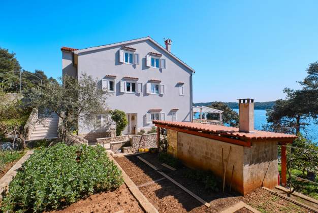 Apartment Katarina 2, for 6 people near the sea in Poljana, Mali Lošinj