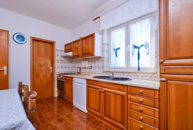 Apartment Katarina 2, for 6 people near the sea in Poljana, Mali Lošinj
