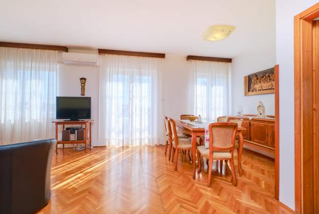 Apartment Katarina 2, for 6 people near the sea in Poljana, Mali Lošinj