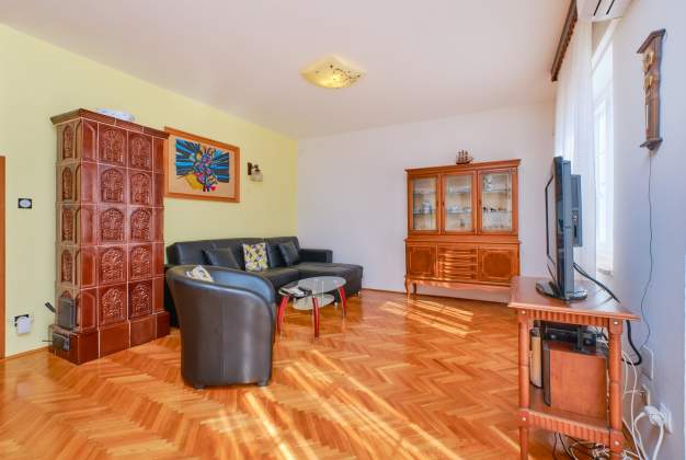 Apartment Katarina 2, for 6 people near the sea in Poljana, Mali Lošinj