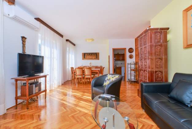 Apartment Katarina 2, for 6 people near the sea in Poljana, Mali Lošinj