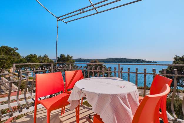 Apartment Katarina 2, for 6 people near the sea in Poljana, Mali Lošinj
