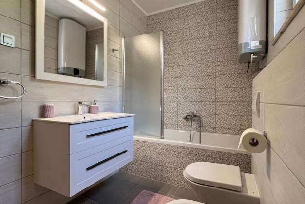 Apartment Katarina 2, for 6 people near the sea in Poljana, Mali Lošinj