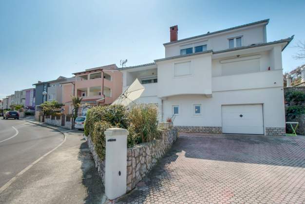 Apartment Ksenija 1 for two people with a sea view - Mali Lošinj