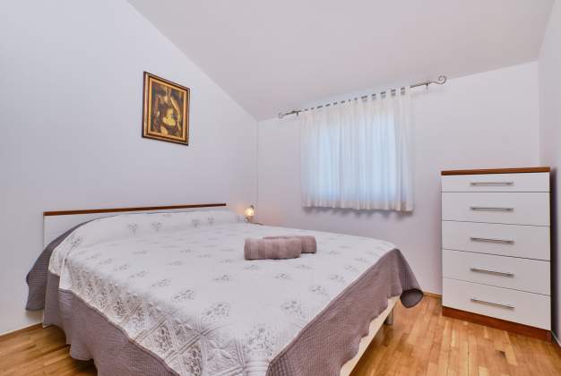 Apartment Ksenija 1 for two people with a sea view - Mali Lošinj, Croatia