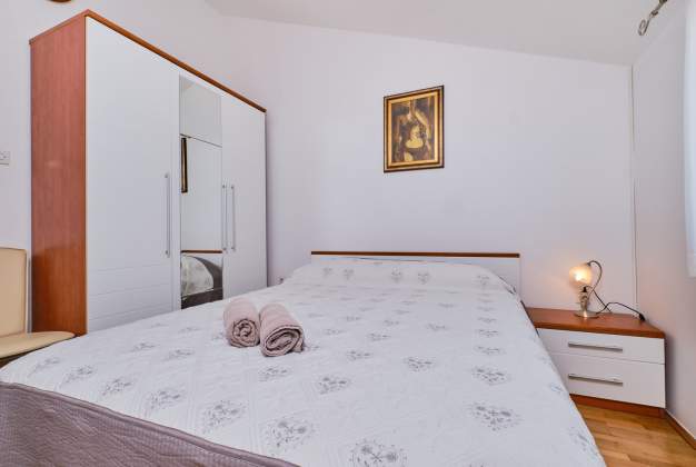 Apartment Ksenija 1 for two people with a sea view - Mali Lošinj