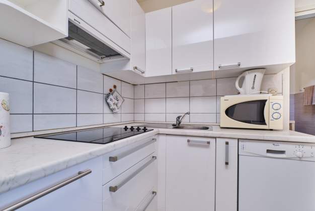 Apartment Ksenija 1 for two people with a sea view - Mali Lošinj