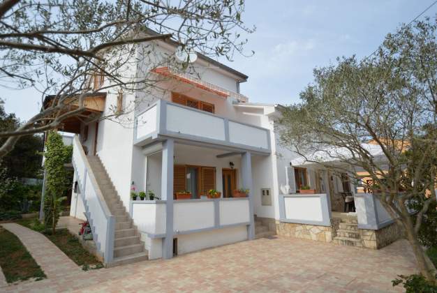 Apartment Lakić 2, for 4 people, near the beach in Artatore