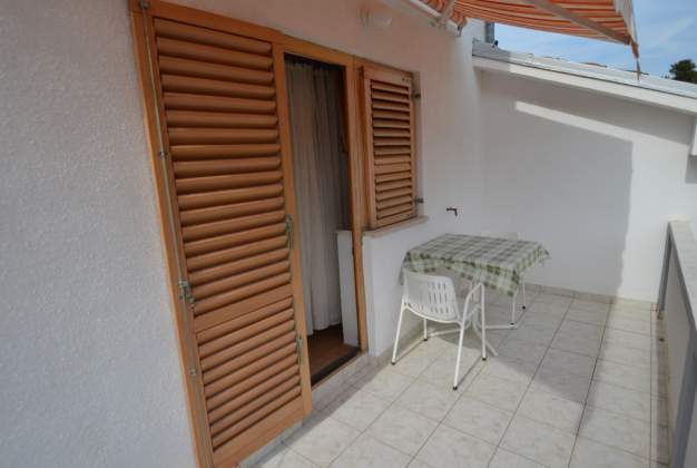 Apartment Lakić 2, for 4 people, near the beach in Artatore