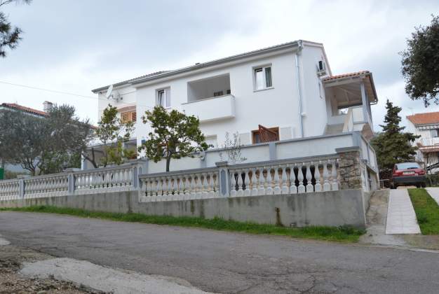 Apartment Lakić 4 - comfortable accommodation near the beach for two in Artatore, Mali Lošinj