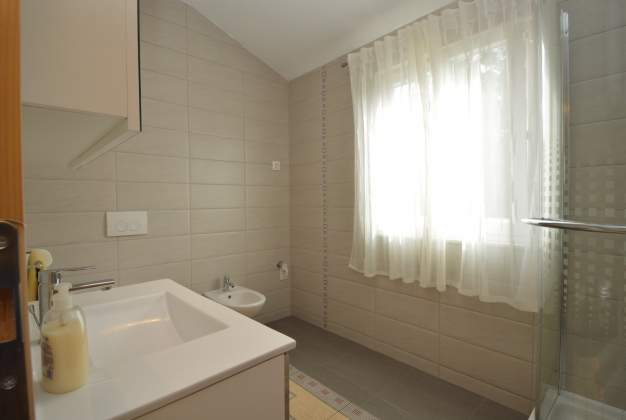 Apartment Lakić 4 - comfortable accommodation near the beach for two in Artatore, Mali Lošinj