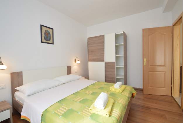 Apartment Lakić 4 - comfortable accommodation near the beach for two in Artatore, Mali Lošinj
