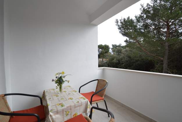 Apartment Lakić 4 - comfortable accommodation near the beach for two in Artatore, Mali Lošinj