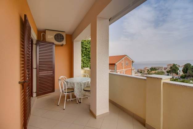 Apartment Lara 1 perfect holiday by the sea in Mali Lošinj