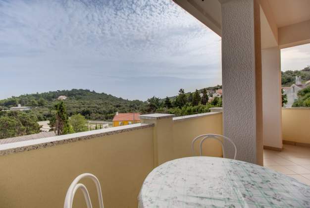 Apartment Lara 1 perfect holiday by the sea in Mali Lošinj