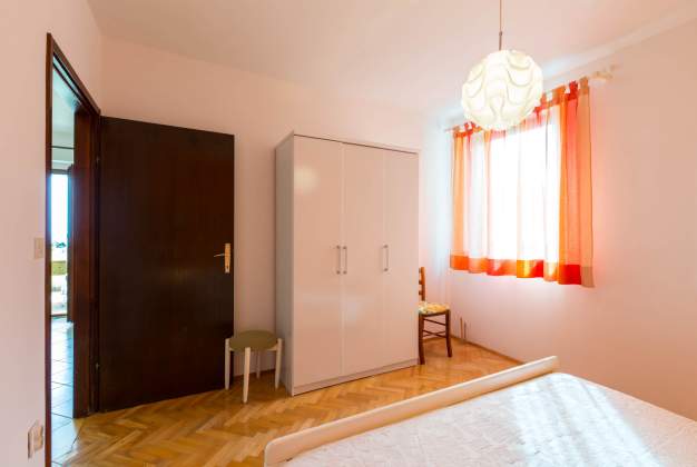 Apartment Lara 2  with terrace for relaxation in Mali Lošinj – 7