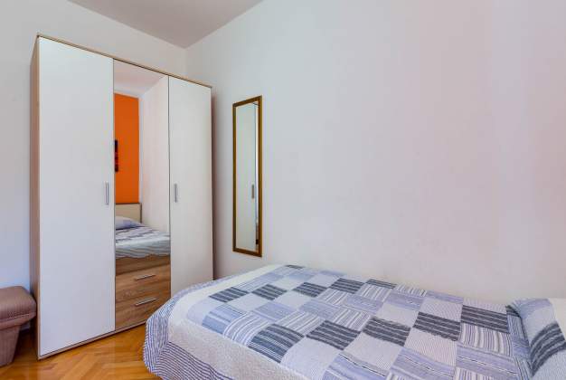 Apartment Lara 2  with terrace for relaxation in Mali Lošinj – 9