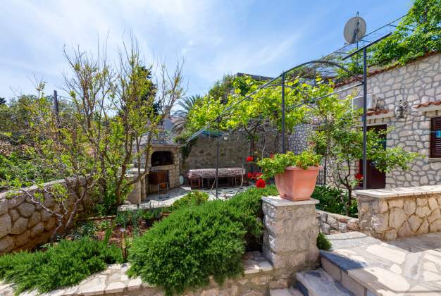 Ferienwohnung Lara 2 Apartment mit Terrasse zum Entspannen in Mali Lošinj – 20