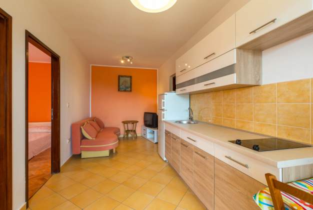 Apartment Lara 2  with terrace for relaxation in Mali Lošinj – 12