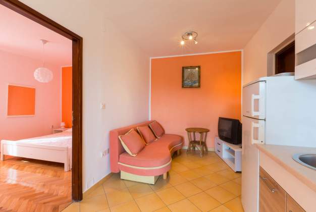 Apartment Lara 2  with terrace for relaxation in Mali Lošinj – 6