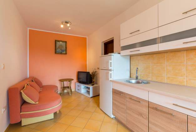 Apartment Lara 2  with terrace for relaxation in Mali Lošinj – 11