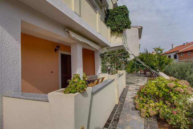 Apartment Lara 2  with terrace for relaxation in Mali Lošinj