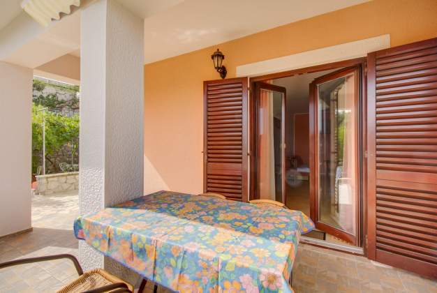 Apartment Lara 2  with terrace for relaxation in Mali Lošinj