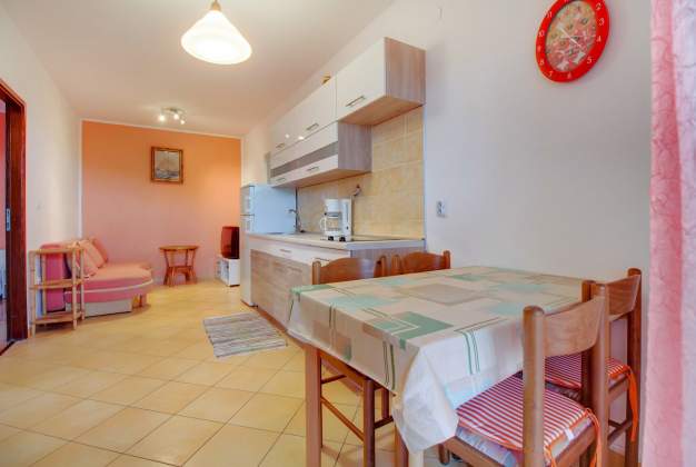 Apartment Lara 2  with terrace for relaxation in Mali Lošinj