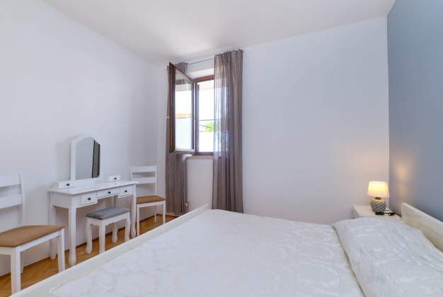 Apartment Lara 5 family accommodation near the center and the beach, Mali Lošinj – 8