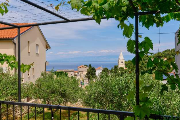 Apartment Lara 5 family accommodation near the center and the beach, Mali Lošinj