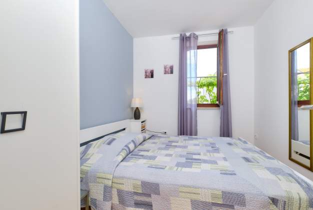 Apartment Lara 5 family accommodation near the center and the beach, Mali Lošinj