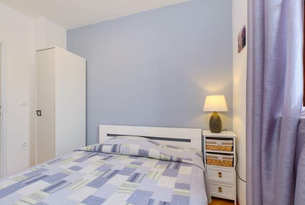 Apartment Lara 5 family accommodation near the center and the beach, Mali Lošinj