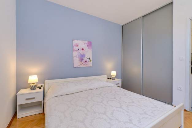 Apartment Lara 5 family accommodation near the center and the beach, Mali Lošinj