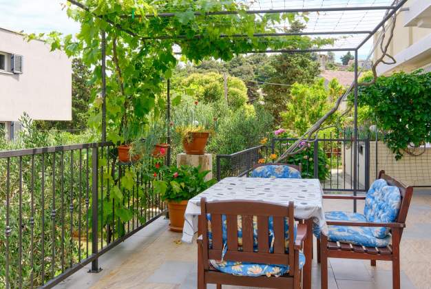 Apartment Lara 5 family accommodation near the center and the beach, Mali Lošinj