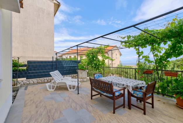 Apartment Lara 5 family accommodation near the center and the beach, Mali Lošinj