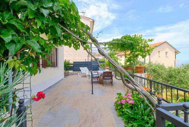 Apartment Lara 5 family accommodation near the center and the beach, Mali Lošinj